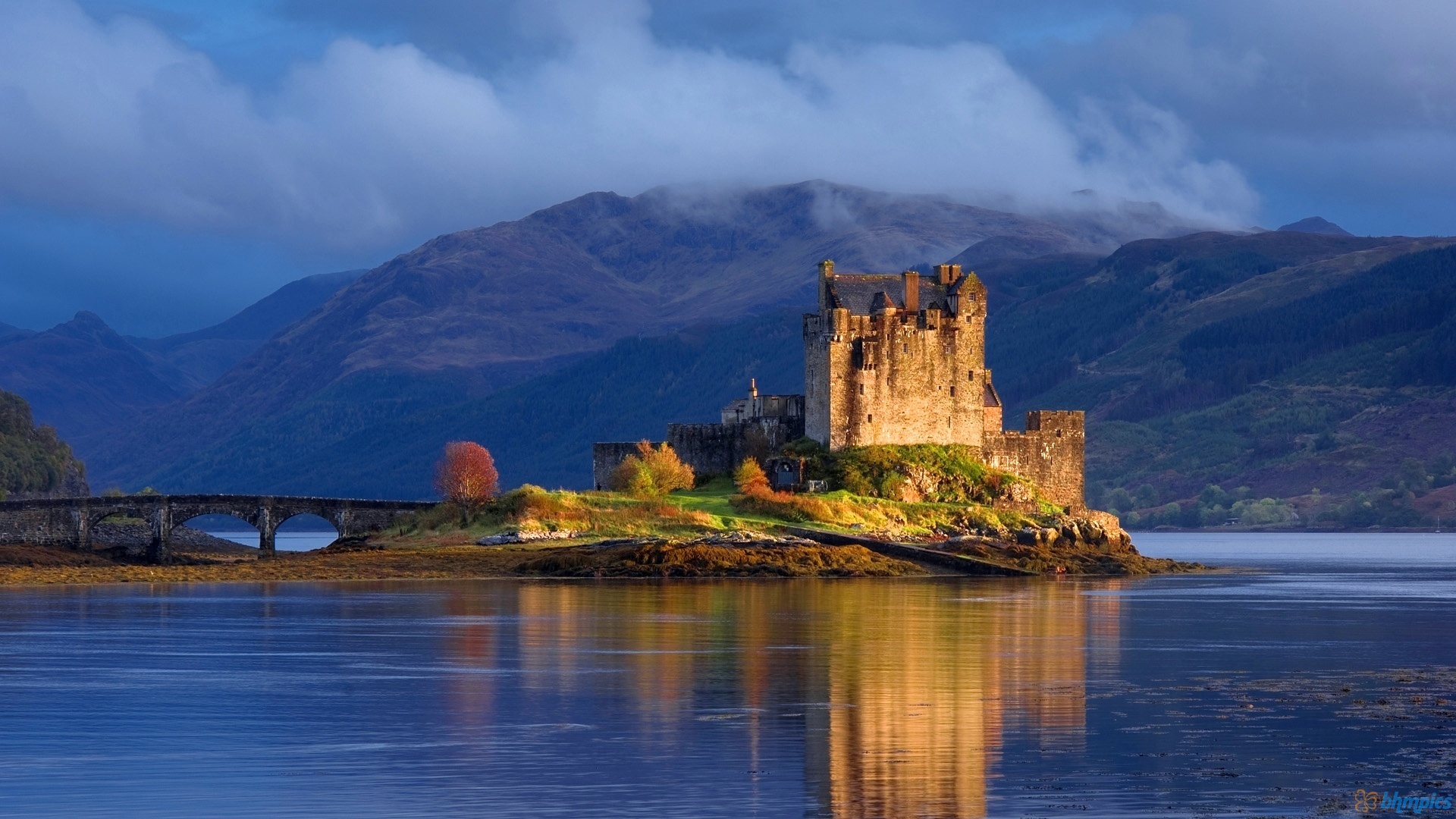 Castles & Lochs-