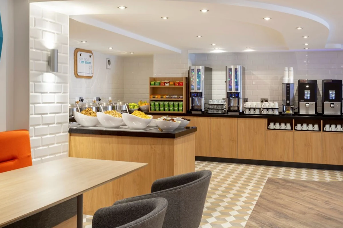 Holiday Inn Express Edinburgh City Centre-Holiday Inn Express - Image 12